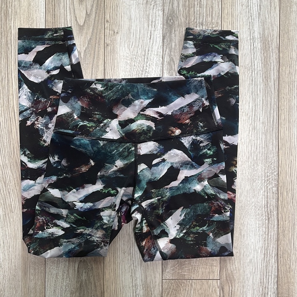 Wunder Under 7/8 Glacier Camo Starlight Tight - Picture 4 of 8